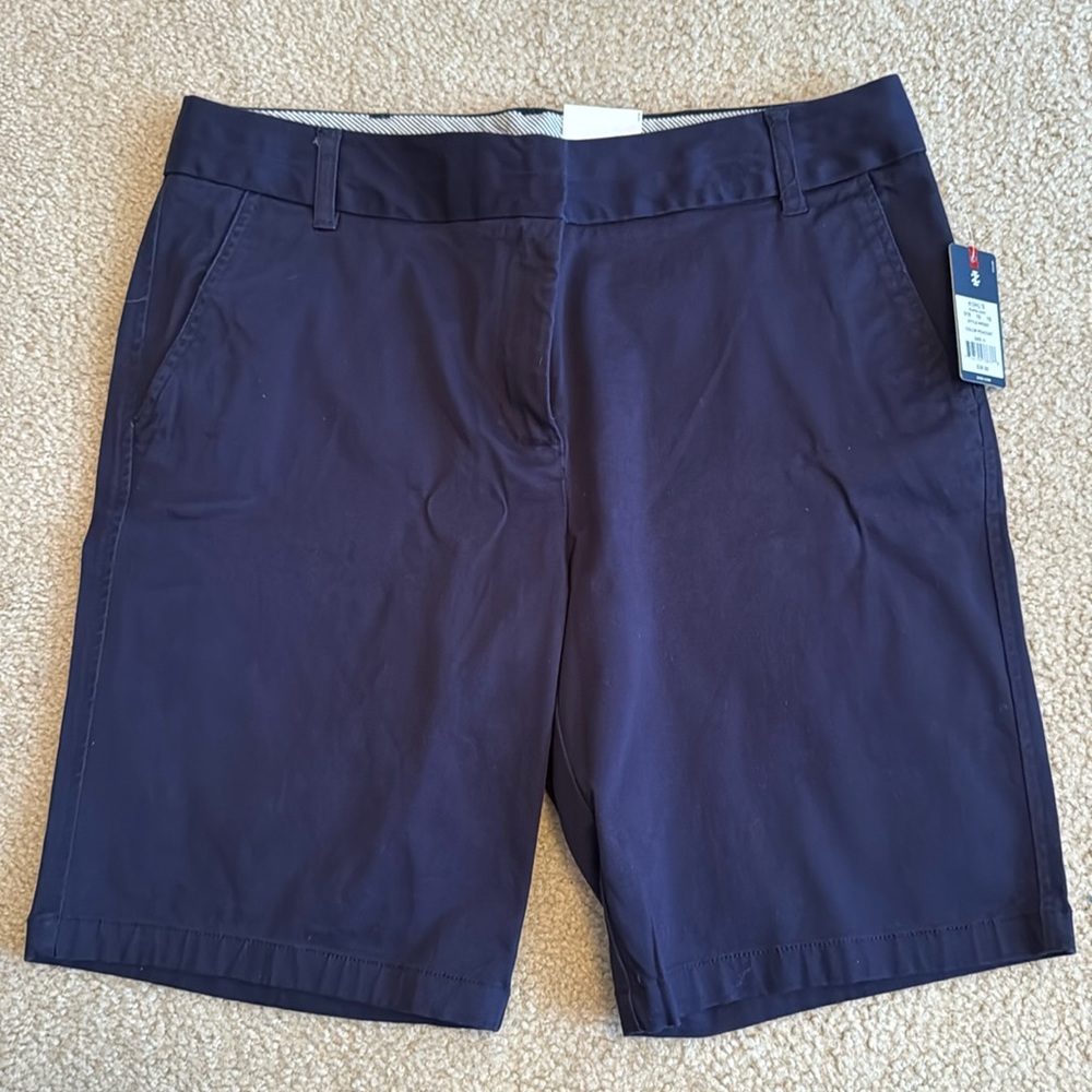 Women’s navy Bermuda shorts